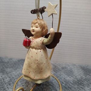 Hallmark Angel Christmas Ornament Holding Gift‎ & Star Wand 5" Tall